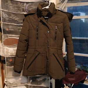 Guess Olive Puffer Jacket